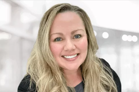 Rebecca Thomas's Headshot